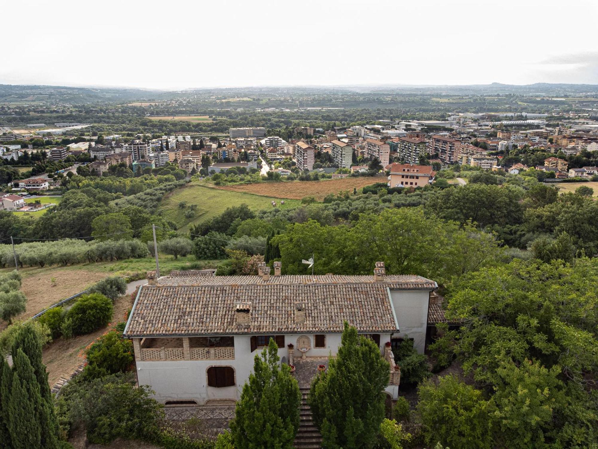 B&B Villa Dei Desideri Chieti Extérieur photo